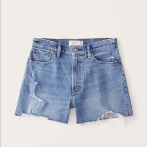 Abercrombie Curve Love 4” Mom Shorts